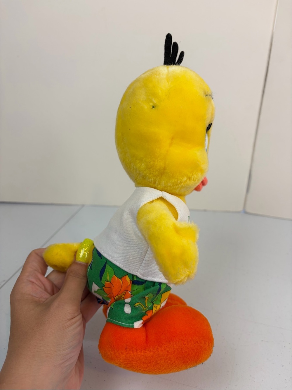 Vintage 90s Tweety Bird Plush Toy Looney Tunes Spring Break Beach Stuffed Animal - Picture 4 of 7